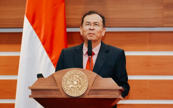 Thumbnail Rektor Baru Unair Terpilih! Inilah Perjalanan Akademik Prof. Muhammad Madyan