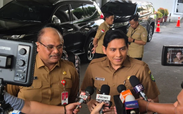 Thumbnail Berita - Bupati Indramayu Jalani Sanksi Magang di Kantor Ditjen Adwil Kemendagri