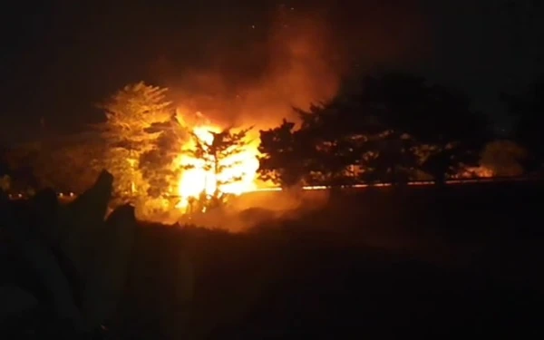 Thumbnail Prajurit TNI Korban Kebakaran Truk Kostrad Dimakamkan di Nganjuk