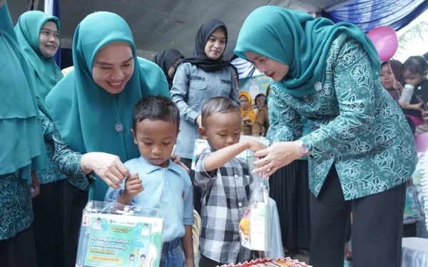 Thumbnail Berita - Ketua Tim Pembina Posyandu Asahan Tinjau Launching Pekan Imunisasi Dunia 2025