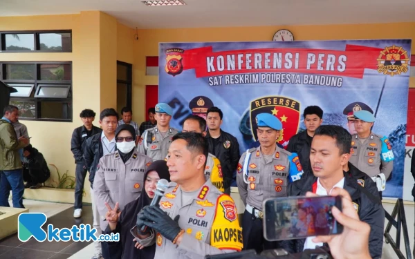 Thumbnail Berita - Akibat TIdak Dipinjami Motor, Jambul Mengamuk Bunuh Ayah Tirinya