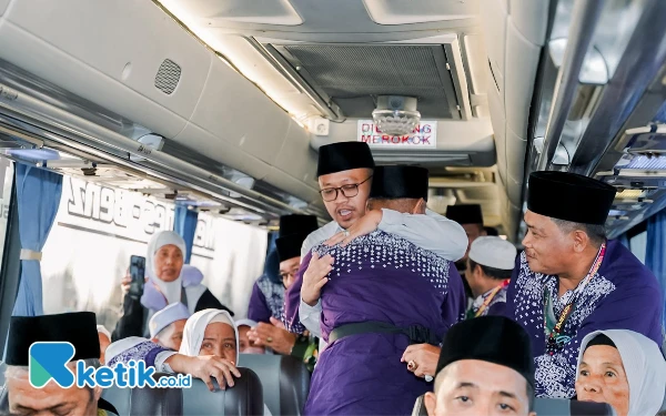Thumbnail Berita - Dilepas Wabup, 104 Jemaah Haji Sampang Berangkat ke Asrama Haji Surabaya