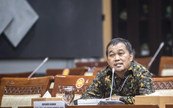 Thumbnail Berita - MAKI Desak KPK Segera Umumkan Dua Tersangka Anggota DPR di Kasus Korupsi Dana CSR BI