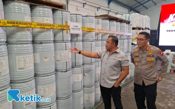 Thumbnail Jatim Jadi Sarang Sianida Ilegal: Bareskrim Sita 494,4 Ton, Direktur PT SHC Tersangka