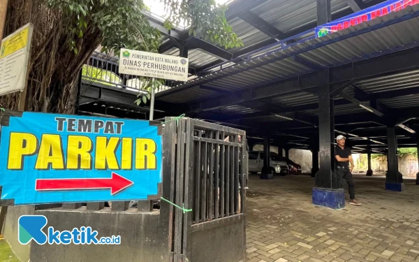 Thumbnail Regulasi Parkir Kota Malang Masih Digodok, Pembayaran QRIS dan Imbalan Jukir Bakal Diatur