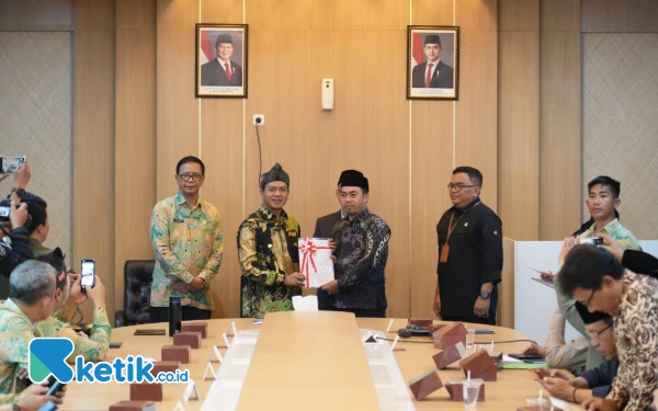 Thumbnail Berita - Bupati Bandung Launching Program Sertifikasi Tanah Masjid dan Madrasah Gratis