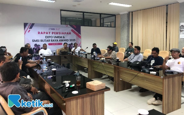 Thumbnail Berita - SMSI Blitar Raya Siap Gebrak Alun-Alun Kankab: UMKM Expo, Penghargaan Tokoh, hingga Hiburan Rakyat