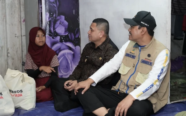 Thumbnail Berita - Bikin Presiden Prabowo Terharu, Mensos Gus Ipul Pastikan Rumah Naila Segera Dibangun