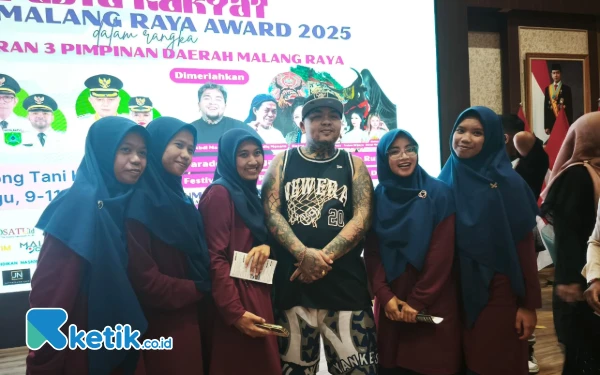 Thumbnail ‎King Abdi Berikan Tips Bersaing Usaha Kuliner dalam Sarasehan UMKM Milenial di Kota Batu