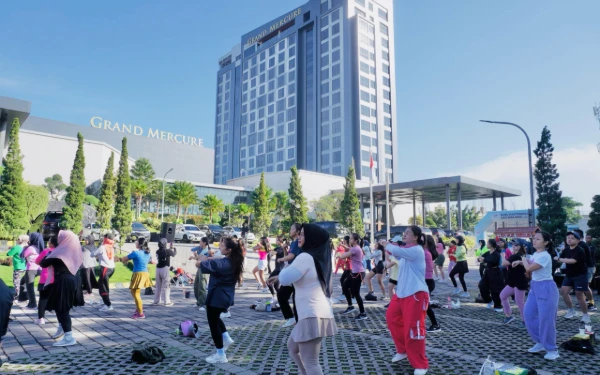Gaya Hidup Sehat Ala Grand Mercure, Zumba Party Bersama Zin Diandra Sukses Digelar