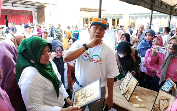 Thumbnail Berita - Bupati dan Wabup Situbondo Resmikan Pusat Kuliner Asembagoes Naik Kelas