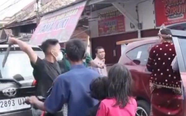 Thumbnail Pesta Berubah Petaka, Pengantin Pria di Palembang Diserang Jelang Ijab Kabul