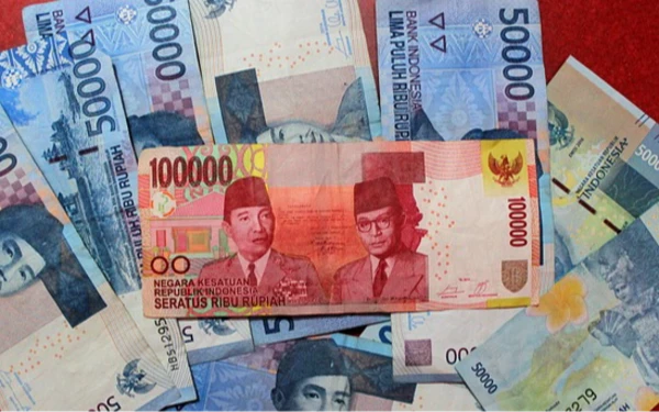 Bank Indonesia Catat Nilai Tukar Rupiah Melemah Terhadap Dolar AS