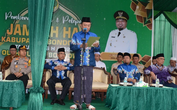 Thumbnail Berita - 590 JCH Bondowoso Dilepas Bupati Ra Hamid, Ini Pesannya