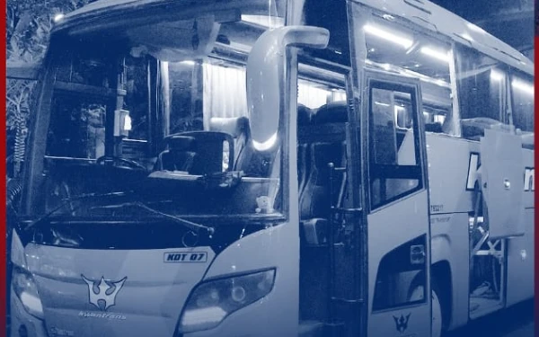 Thumbnail Bus Persik Diserang Usai Laga di Kanjuruhan, Panpel Arema FC Sampaikan Maaf