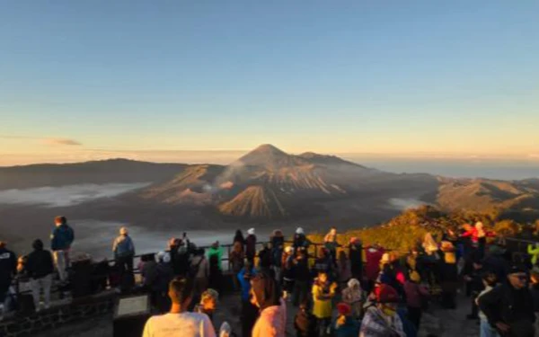 Thumbnail Wisata Bromo Terus Diminati, Jadi Peluang Peningkatan Perekonomian Jawa Timur