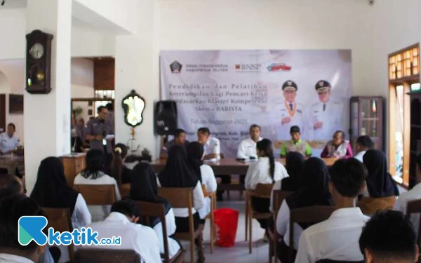 Thumbnail Berita - Disnaker Blitar Siapkan Tenaga Kerja Andal Lewat Pelatihan DBHCHT 2025, Digital Marketing Paling Diminati