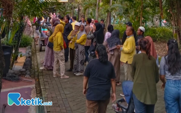 Thumbnail Berita - Cegah Tindak Kejahatan di KBS, Polsek Wonokromo Turunkan 15 Personel