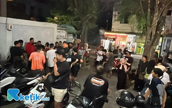 Thumbnail Berita - Dua WN Pakistan Spesialis Pencuri iPhone Jawa dan Bali, Diringkus di Jember