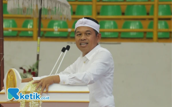 Thumbnail Berita - Gubernur Jabar KDM Gratiskan Biaya Akta Notaris Koperasi Merah Putih Rp14 Miliar