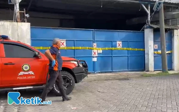 Thumbnail Berita - Polda Jatim Geledah Gudang CV Sentoso Seal Milik Jan Hwa Diana