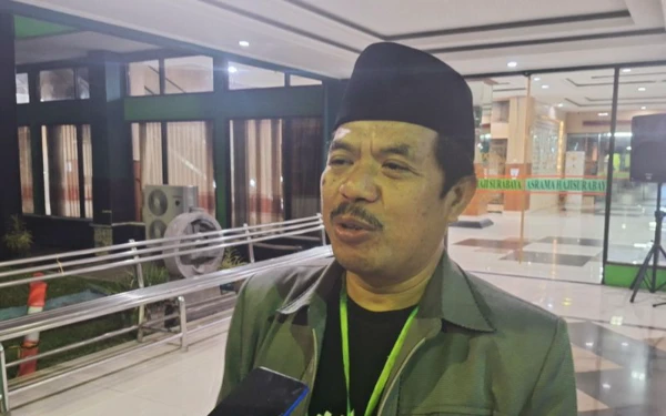 Thumbnail Gelombang 1 JCH Embarkasi Surabaya Berangkat ke Tanah Suci, Plh PPIH: Lansia Jaga Kesehatan