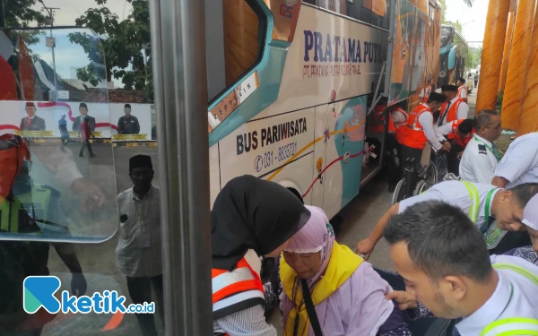 Thumbnail 1 Calon Haji Embarkasi Surabaya Meninggal di Tanah Suci