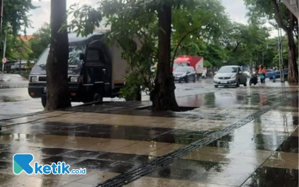 Thumbnail Berita - Surabaya Hari Ini Diprakirakan Hujan, Malang Berawan