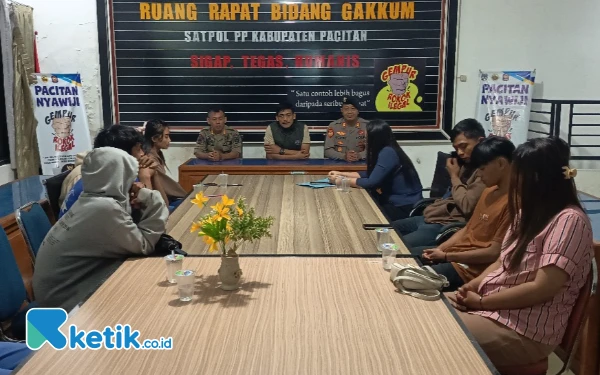 Thumbnail Berita - Tujuh Pasangan Tak Sah Terjaring Razia di Kosan Pacitan, Satu Masih Pelajar