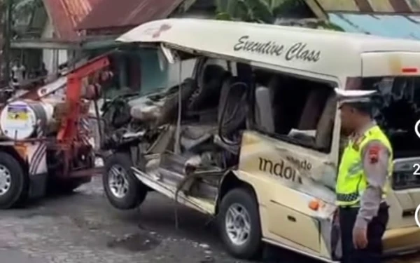 Thumbnail Kecelakaan Maut Tawangmangu, 5 Wisatawan Asal Cepu Meninggal
