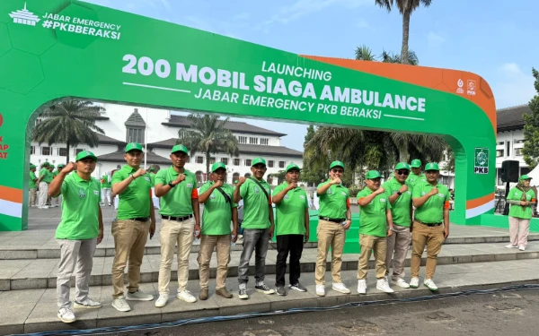 Peduli Warga, PKB Cianjur Luncurkan 6 Ambulans dan Mobil Siaga