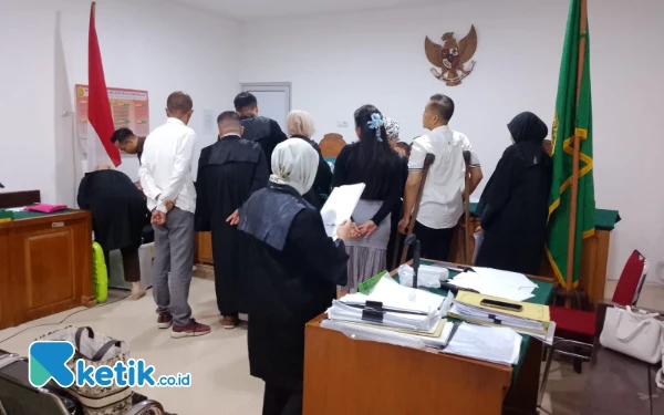 Thumbnail Berita - Sidang Lanjutan Kasus OTT Kadisnaker Sumsel, Deretan Barang Bukti Mewah Terungkap