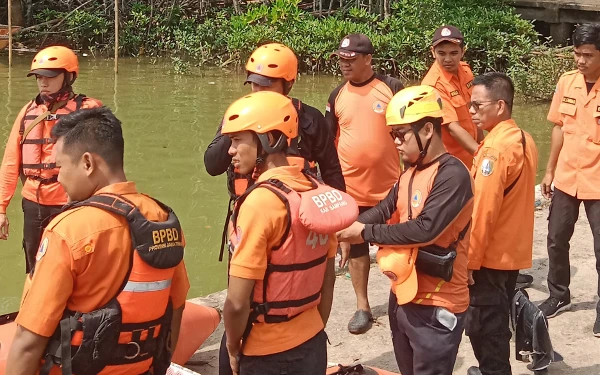 Thumbnail Berita - Wanita 22 Tahun Diduga Tenggelam di Sungai Marparan Sampang, Proses Pencarian Masih Berlangsung