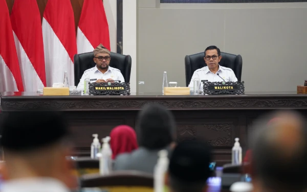 Thumbnail Berita - Nurochman Klaim Pemkot Batu Dapat Apresiasi dari DPRD Karena Sampaikan LPJ APBD Tepat Waktu