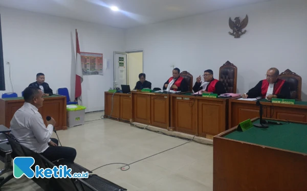 Thumbnail Berita - Mantan Kades Lubuk Mas Jalani Sidang Perdana Korupsi Dana Desa, Didakwa Rugikan Negara Lebih dari Rp 1 Miliar