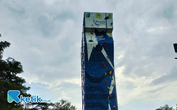Thumbnail Berita - Sarana Panjat Tebing di Sampang Berkarat dan Membahayakan Para Atlet