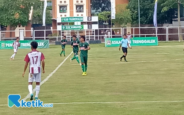 Thumbnail Berita - Sepak Bola Pra Porprov Jatim 2025 : Lawan 9 Pemain, Trenggalek Gagal Menang