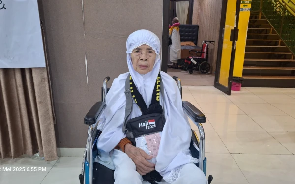Thumbnail Berita - Tabung Uang Hasil Jual Cengkih, Nenek 89 Tahun Asal Bali Akhirnya Berangkat Haji