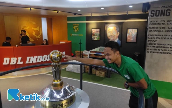 Thumbnail M Hidayat, "Karyawan Tetap" Itu Pilih Pamit dari Persebaya