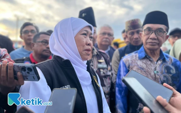 Thumbnail Berita - Pastikan Sesuai Rencana, Gubernur Jatim Tinjau Normalisasi Sungai di Pamekasan