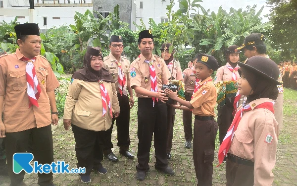 Thumbnail Berita - Galang Bakti Lingkungan 2025, Pramuka Surabaya Tanam Ribuan Bibit di Tahura