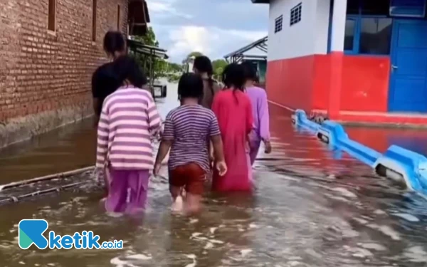 Thumbnail Berita - Rob di Pemalang Meluas, 10 Desa di Kecamatan Ulujami Terendam Banjir