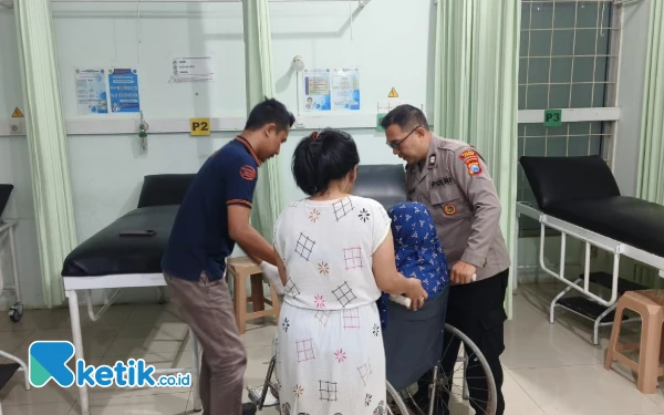 Thumbnail Berita - Minum Setengah Botol Cairan Pembersih Toilet Karena Masalah Cinta, Nyawa Perempuan Muda di Jember Terselamatkan Damkar