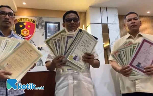 Thumbnail Berita - Jan Hwa Diana Klaim Tahan Ijazah sebagai Jaminan, Begini Tanggapan Kuasa Hukum Eks Pegawai CV Sentoso Seal