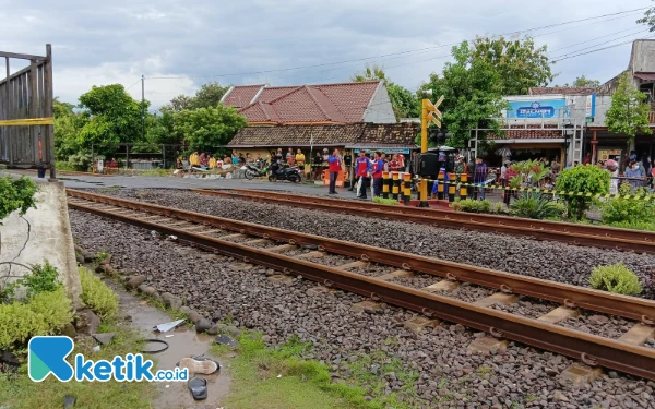 Thumbnail Berita - Polres Magetan Tetapkan Penjaga Palang Pintu JPL 08 sebagai Tersangka Kecelakaan Maut KA Malioboro Express