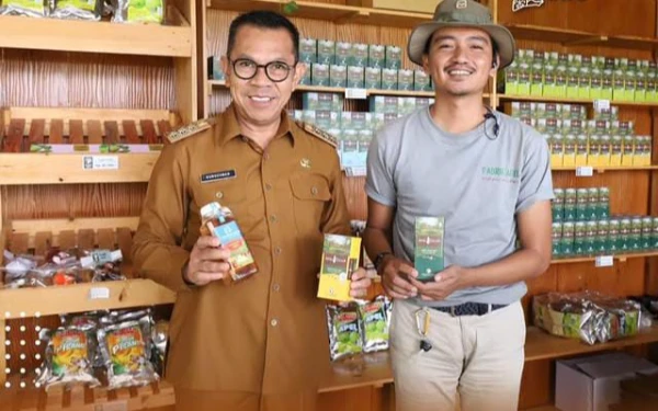 Thumbnail Berita - ‎Wali Kota Batu  Dorong Apel Celup Kota Batu Rambah Pasar Internasional   ‎