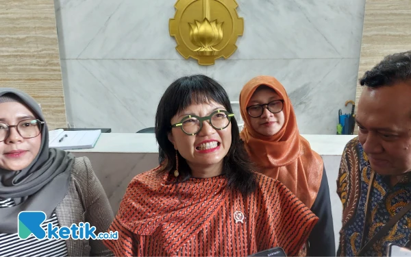 Thumbnail Berita - Kemendiktisaintek Siapkan Rp 1,8 Triliun untuk Dorong Riset dan Inovasi Kampus