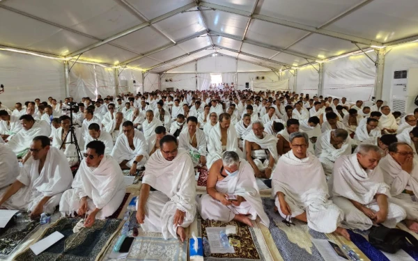 Thumbnail Berita - Jemaah Calon Haji Diimbau Tidak Keluar Tenda saat Wukuf