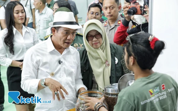 Thumbnail Berita - Pertama di Indonesia, Bupati Bandung Resmikan CoE Korporasi Kopi Senilai Rp47 Miliar