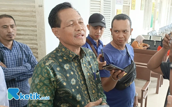 Thumbnail Berita - Bupati Muara Enim Edison Bersaksi di Sidang Korupsi Penjualan Aset YBS, Tegaskan Tak Ada Intervensi